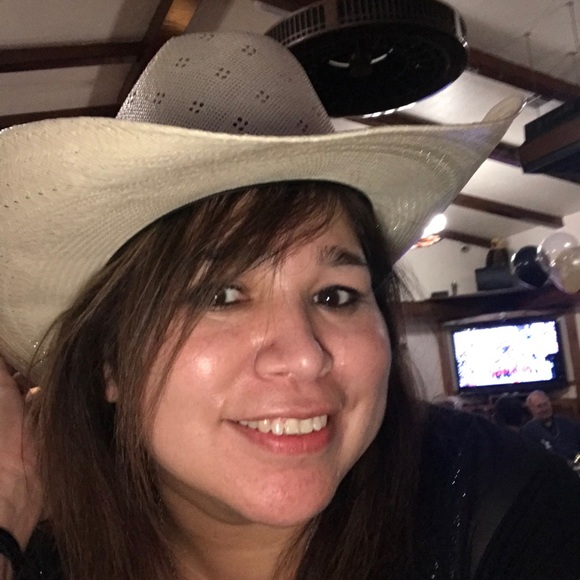 Meet your Posher, Irene - Picture 1 of 1